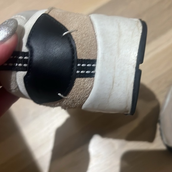 Women’s Nike air max, Brown/Tan/Black /white size 8 - Picture 4 of 4